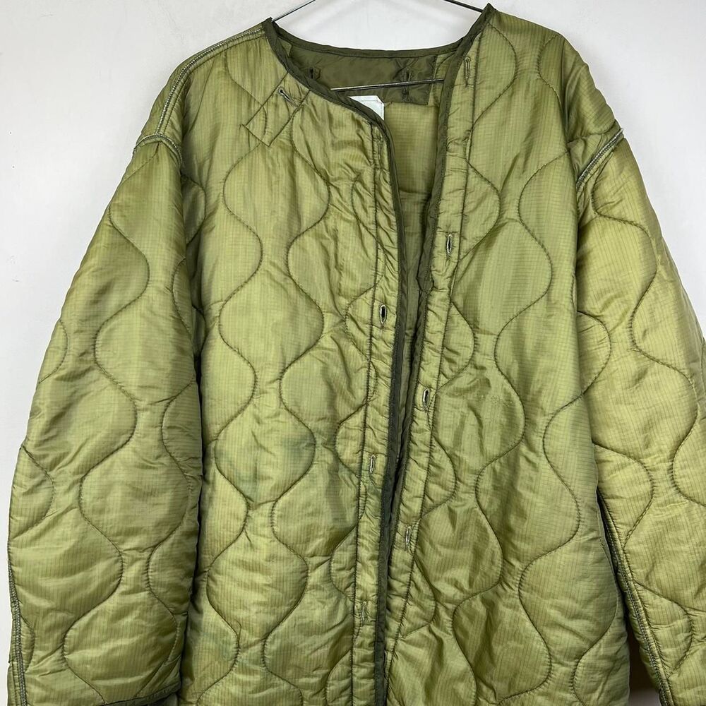 Khaki green 80s military quilted jacket size medium - Picture 3 of 7